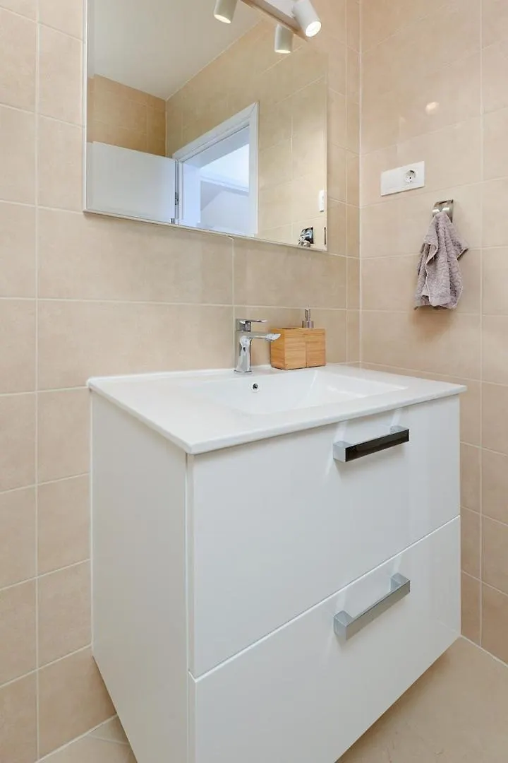 Apartments With Sea View Dramalj Guest house