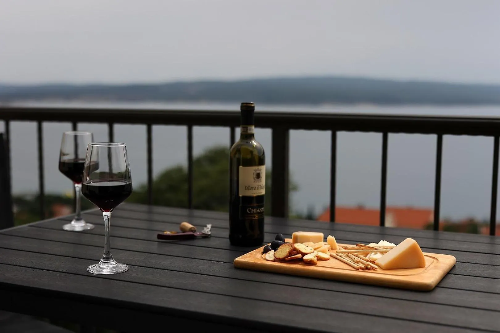Guest house Apartments With Sea View Dramalj