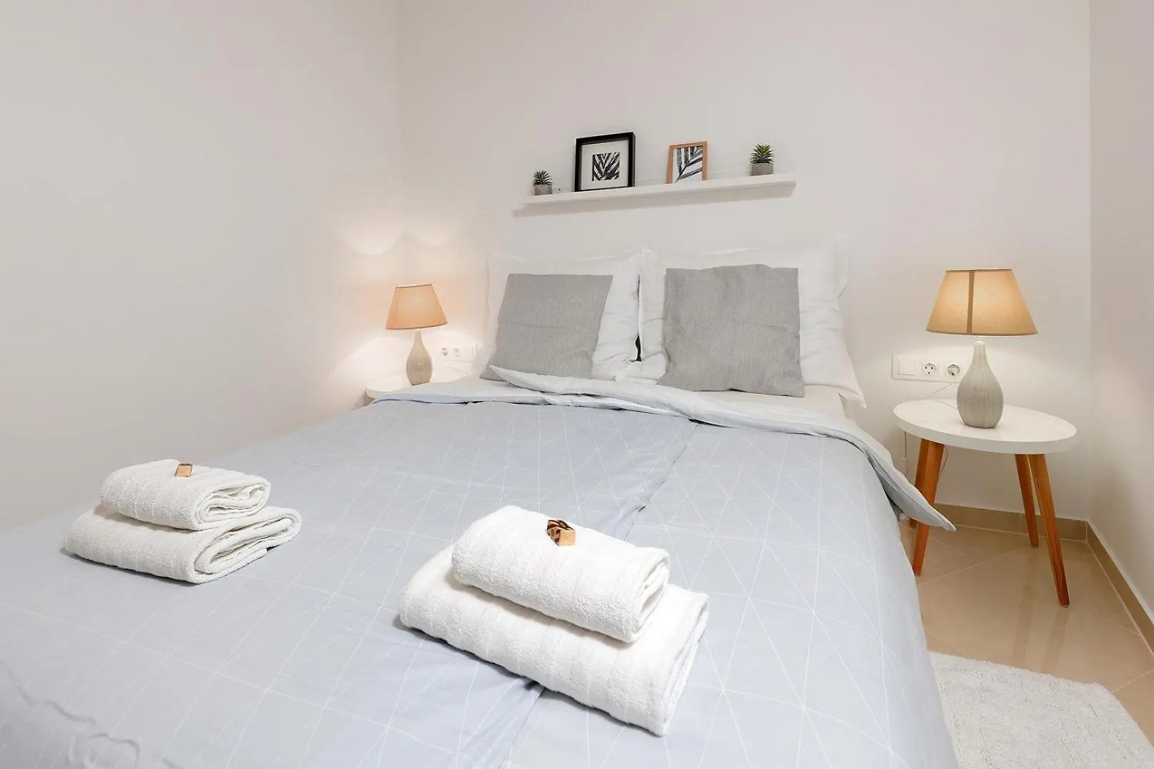 Apartments With Sea View Dramalj 0*,