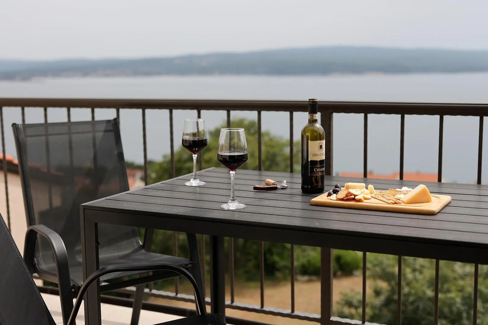 Guest house Apartments With Sea View Dramalj Croatia
