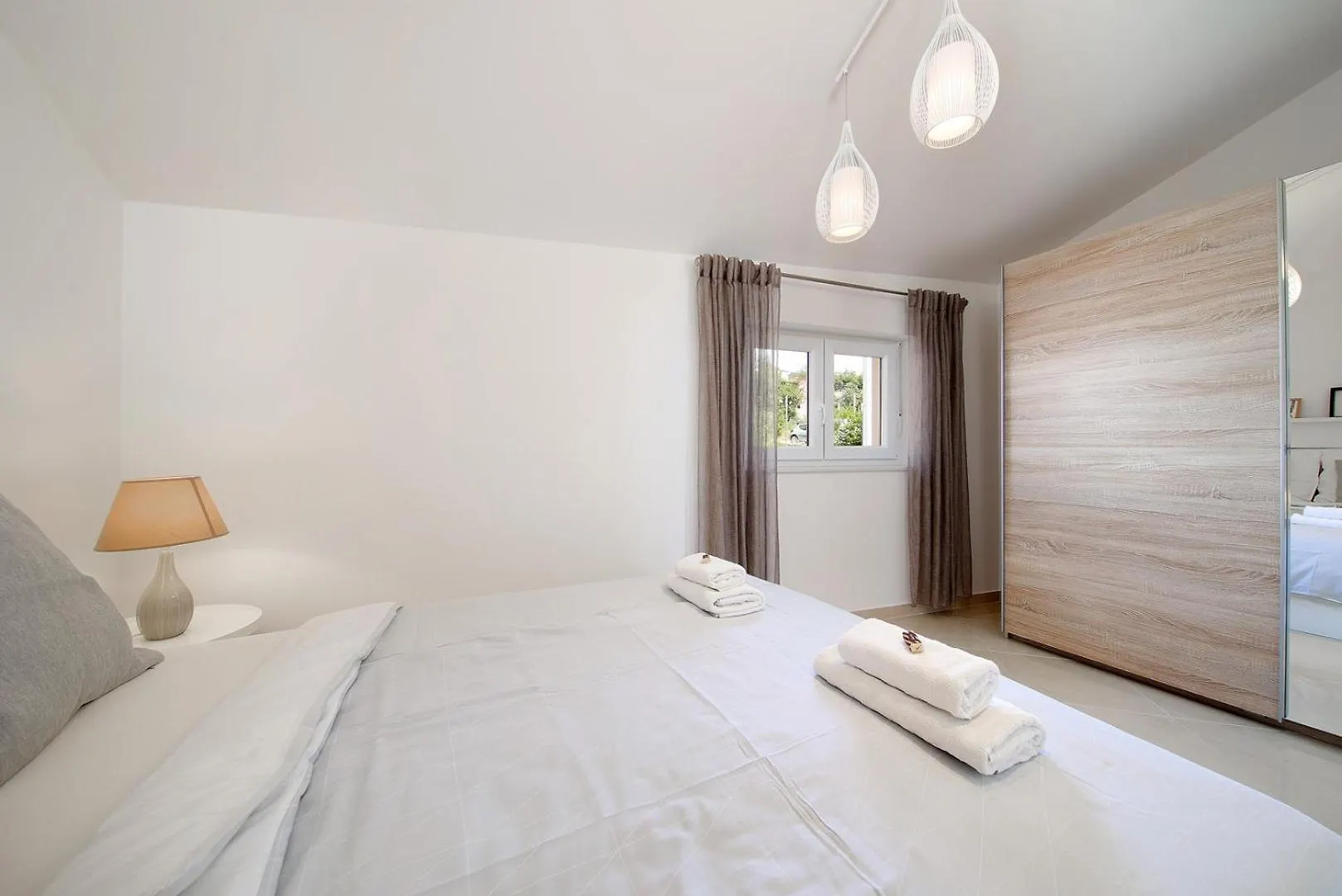 Guest house Apartments With Sea View Dramalj