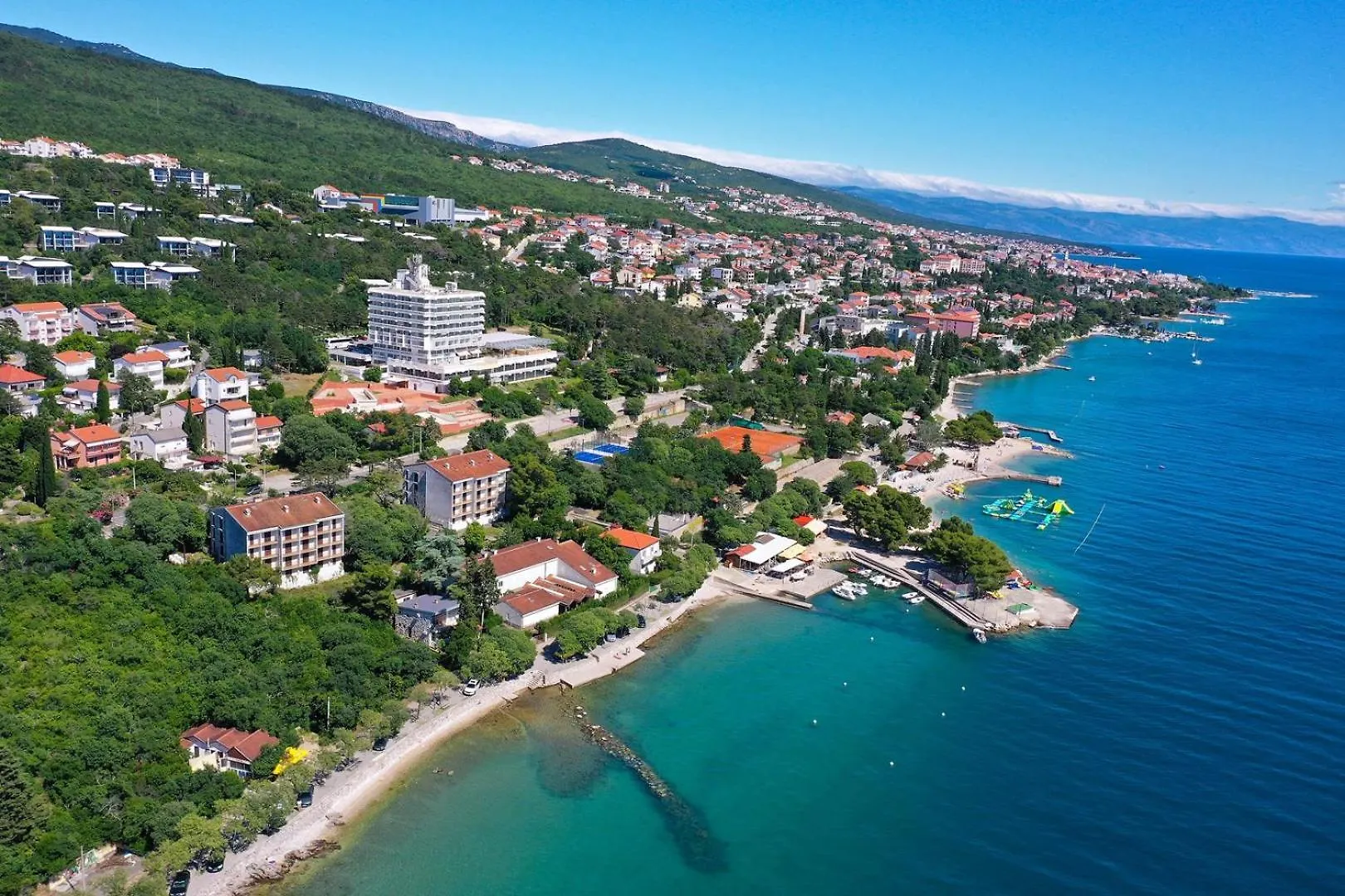 Apartments With Sea View Dramalj