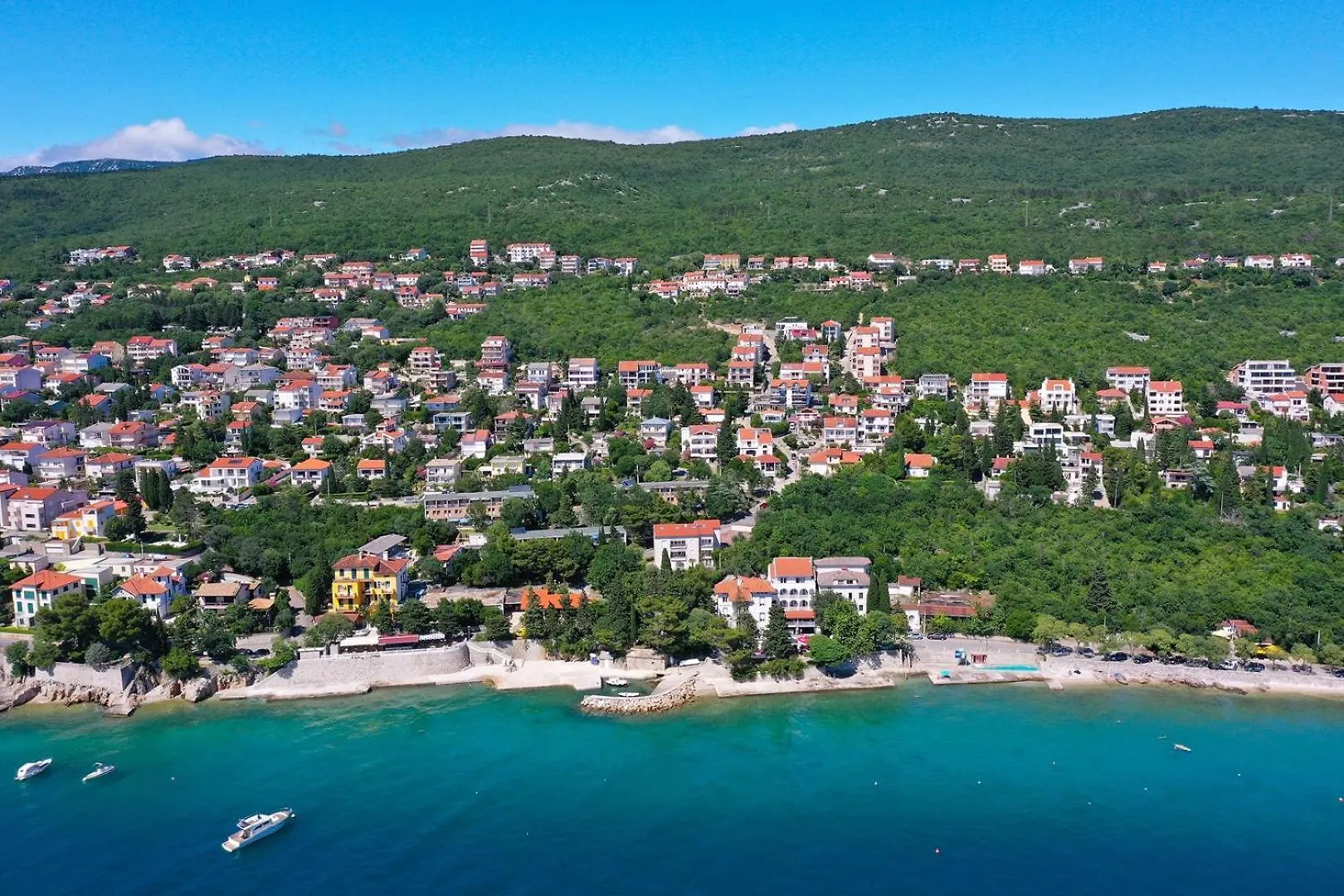 Apartments With Sea View Dramalj 0*,